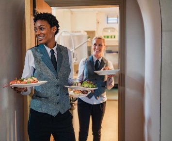 Improving Customer Satisfaction with Restaurant Uniforms